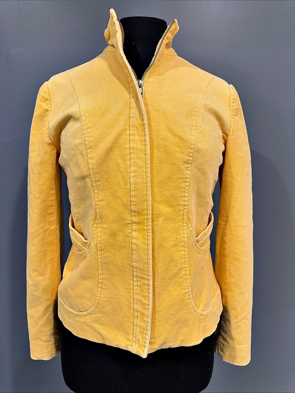 Yellow Jacket Size Small Like New